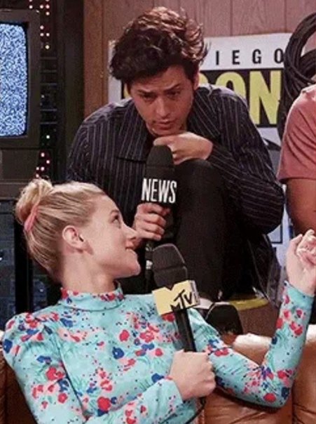 colexnub's tweet photo. too cute a look.

#Riverdale #colesprouse #lillreinhart #sprousehart #bughead https://t.co/OyWuI6RYvj