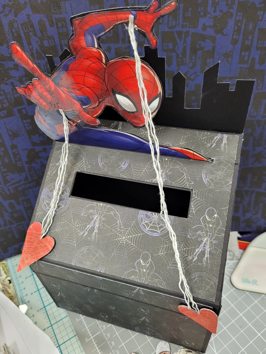 craftdi1's tweet photo. Spiderman Valentine box for my grandson. So tickled how it turned out after he decorated it with web hearts 💕 https://t.co/DKc9M0zjJS
