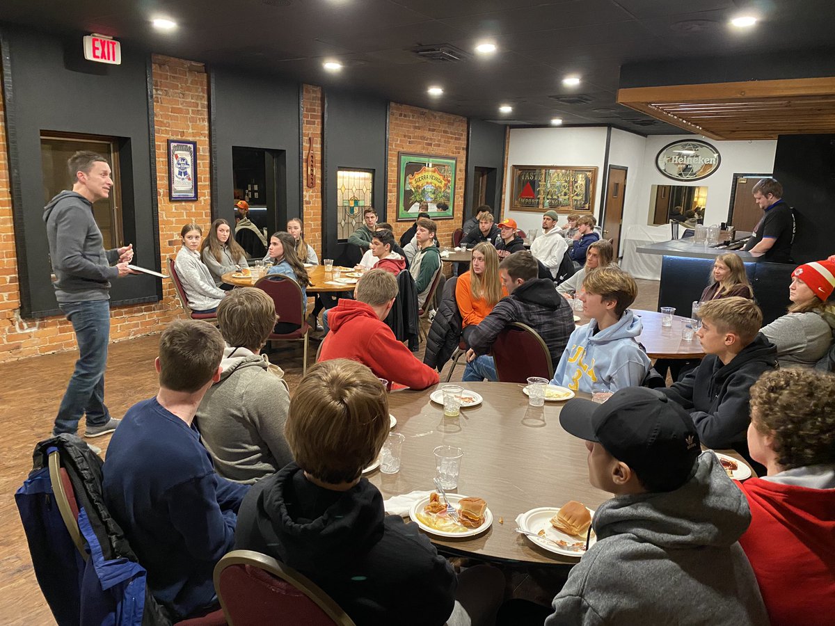 The first spirituality in sports was a huge success!!🙏🏼

Over 20 high schoolers came and 11 college athletes🏆

Huge thank you to Dr. Michael Brown for sharing and to Becketts for hosting us!!

Great to have <a href="/BGHS_AD/">BGHS Bobcat Athletics</a> with us as well
@francis_scruci <a href="/KatieMBacon19/">Katie Bacon</a> <a href="/DanBlackBGCS/">Dan Black</a>