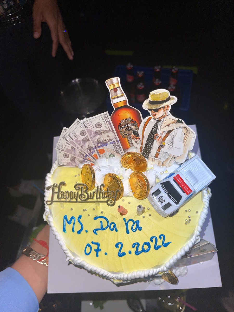 Happy birthday to me 🎂 អរគុណបងៗនិងFriទាំងអស់គ្នាបានធ្វេីខួបនិងនំខួបអោយខ្ញុំ<a href="/Dara19961111/">ⓈⓀⓎ 🇰🇭</a>