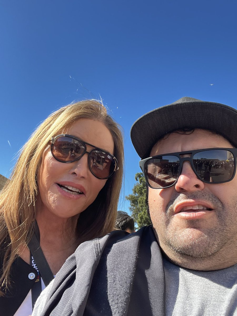AndrewLenarcic's tweet photo. @Caitlyn_Jenner Thanks for the photo today https://t.co/6zkikqO9Uk