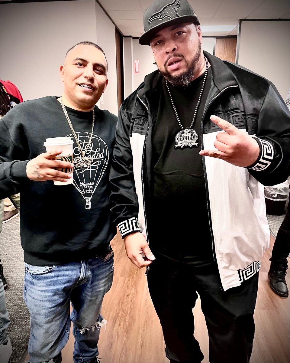 ADProblemSolver's tweet photo. Had a great time with my brothers and sisters this evening🤞🏾💯🙏🏾 #Already #KingdomBiz #RappersOfTheRoundTable #CHH #TrillJesusMuzik #DTS #EyesOnMe #AmazingGrace #WalkByFaithGang👑 #RT @ProblemSolverTV @SameTeamHouston https://t.co/cB4DuqkYiM