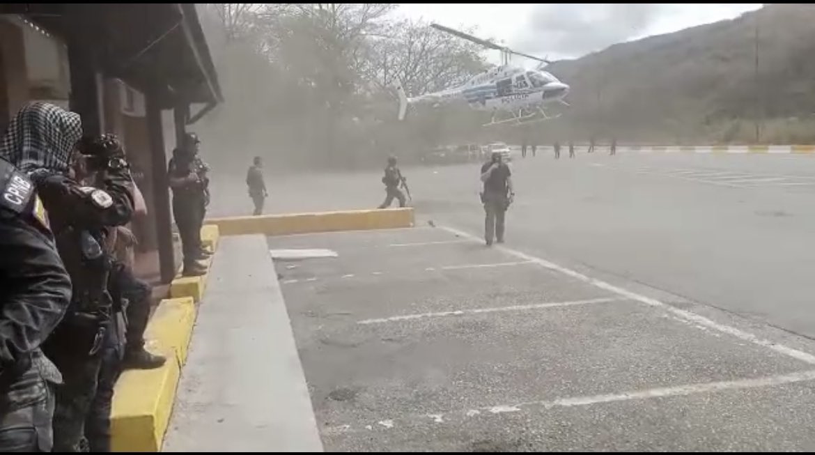 Lo ocurrido en Los Altos Mirandinos, no es un tema de incapacidad es un tema de complicidad política de altos mandos de policía y FAB. Esa banda esta protegida x la Alcaldesa Tania Sierra y el Com. Ronal Muñoz. Si dejaran actuar al personal subalterno la historia sería otra.