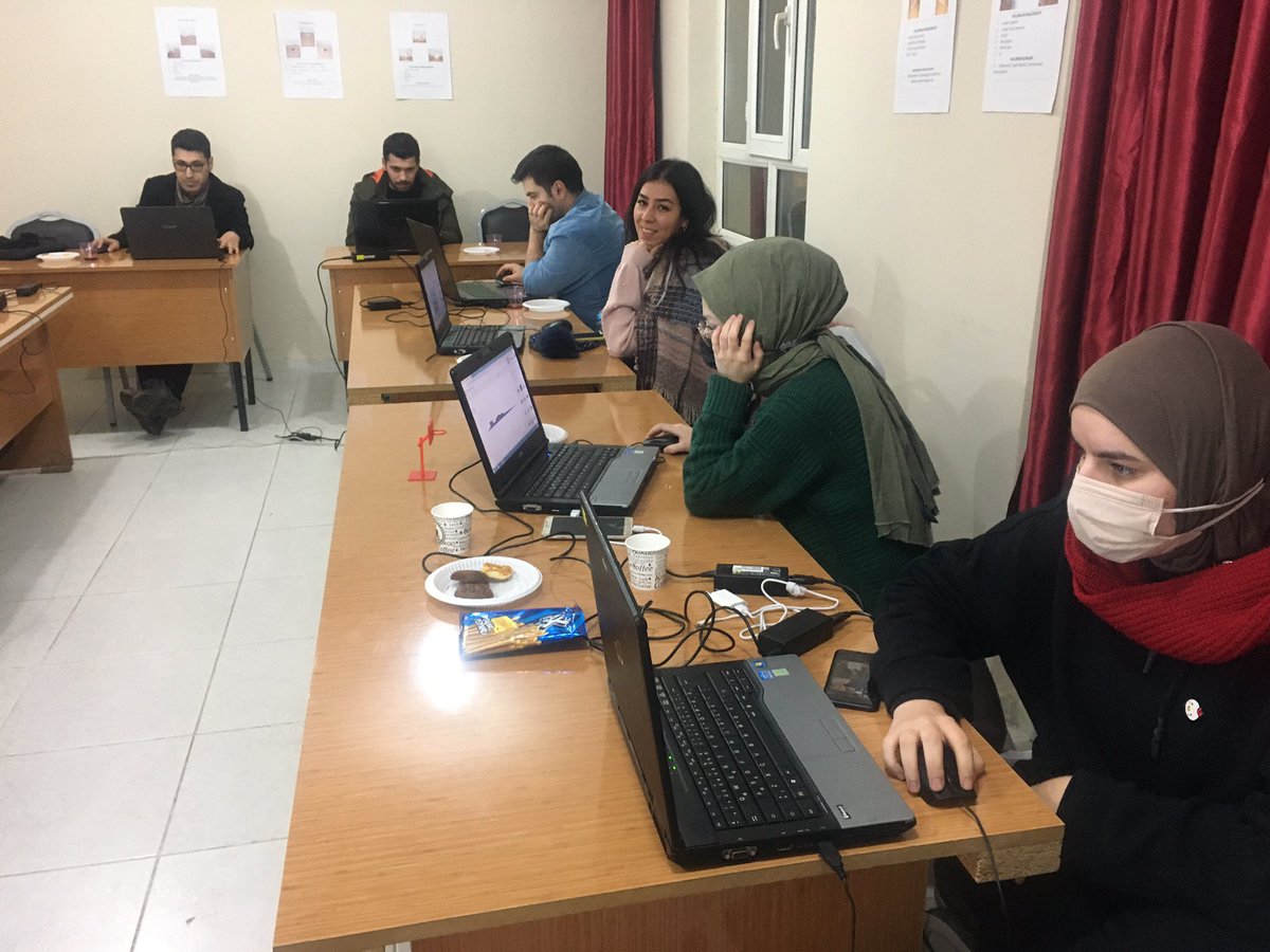 mus_stem's tweet photo. 3D tasarım ve üretim kursumuz öğretmenlerimizin katılımlarıyla tamamlandı. Öğretmenlerimiz kendi alanlarında ihtiyaç duydukları nesneleri ve materyalleri hazırlayabileceklerdir. 🤗 @MusMilliEgitim1 @EnverkV @TCMusValiligi @tcmeb #3dtasarım #bilişimleüretim #stem #arge #muş https://t.co/v5FpUlgbrA