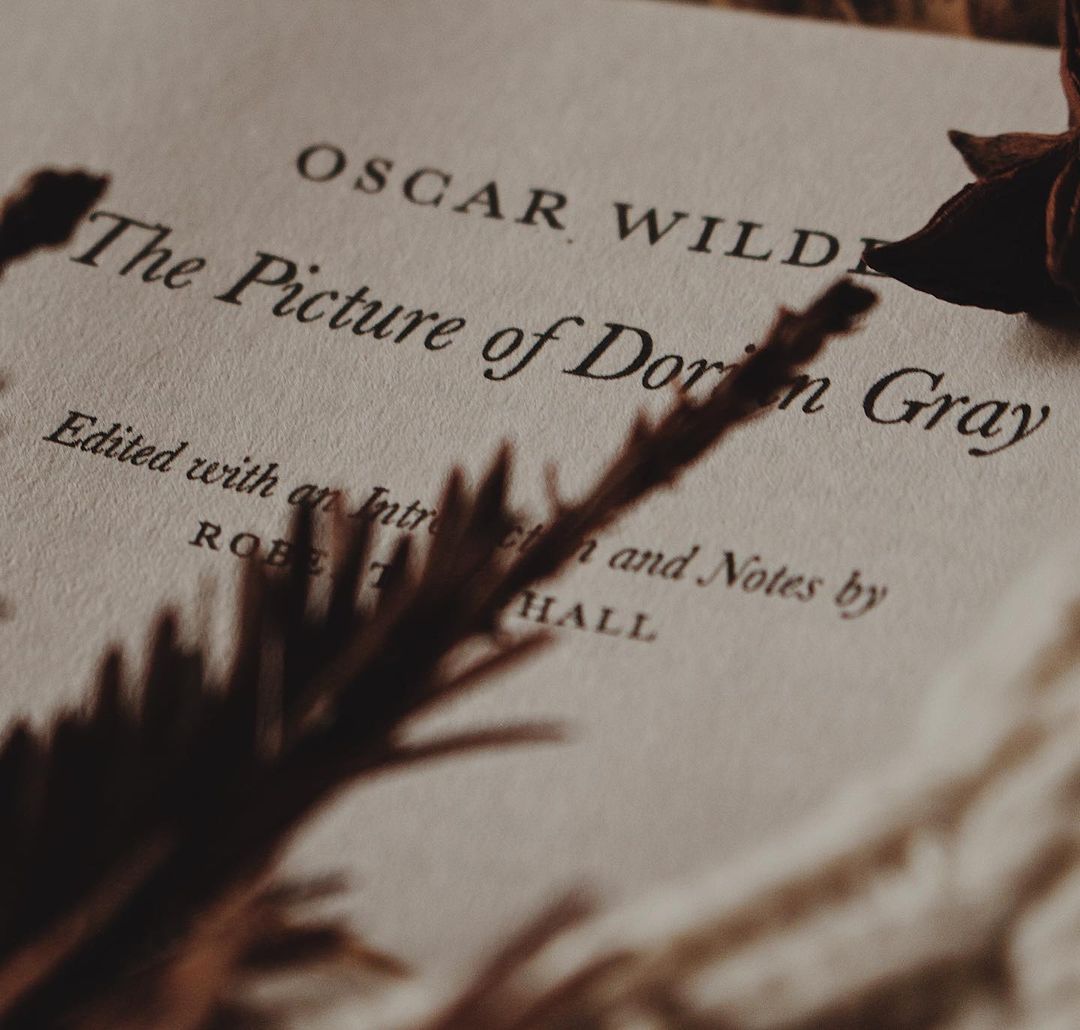 AcademiaDreams's tweet image. Oscar Wilde's The Picture of Dorian Gray by thegreat.divine_