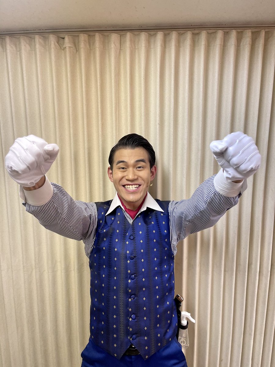 hirononty's tweet photo. BLUE RAIN 全公演終演しました！

心と心が本当に近くに感じる充実した日々でした。

今は走り終えた爽快感とちょっぴりの寂しさといろんな気持ちでいっぱいです…。

BLUE RAINという作品が僕に出会わせてくれた全てのものに感謝します！！

ありがとうございました‼️

#BR_JPN
#bluerain
#サイラス https://t.co/b5AAwqOo9J