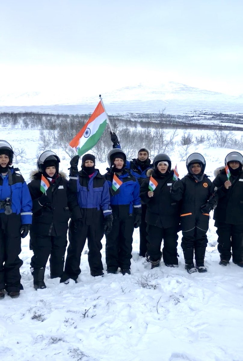 LoveleenArun's tweet photo. This is my story of celebrating #RepublicDay in -15 Deg C in snow covered Abisko National park in Sweden. This experience is very dear to me and I am sharing it with you https://t.co/9j1yxARD0R