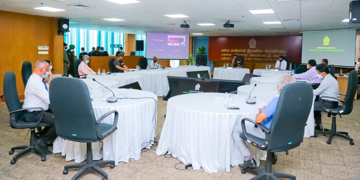 Sri_Lanka_Army's tweet photo. Head, GAOC, CDS &amp; Commander of the @Sri_Lanka_Army Gen @SilvaShavendra on Monday (25) took part in  one more coordination conference to ensure &amp; implement a solid mechanism for production &amp; distribution of organic fertilizer for the Yala season @ the GAOC - Rajagiriya https://t.co/PtXbF5MvoR