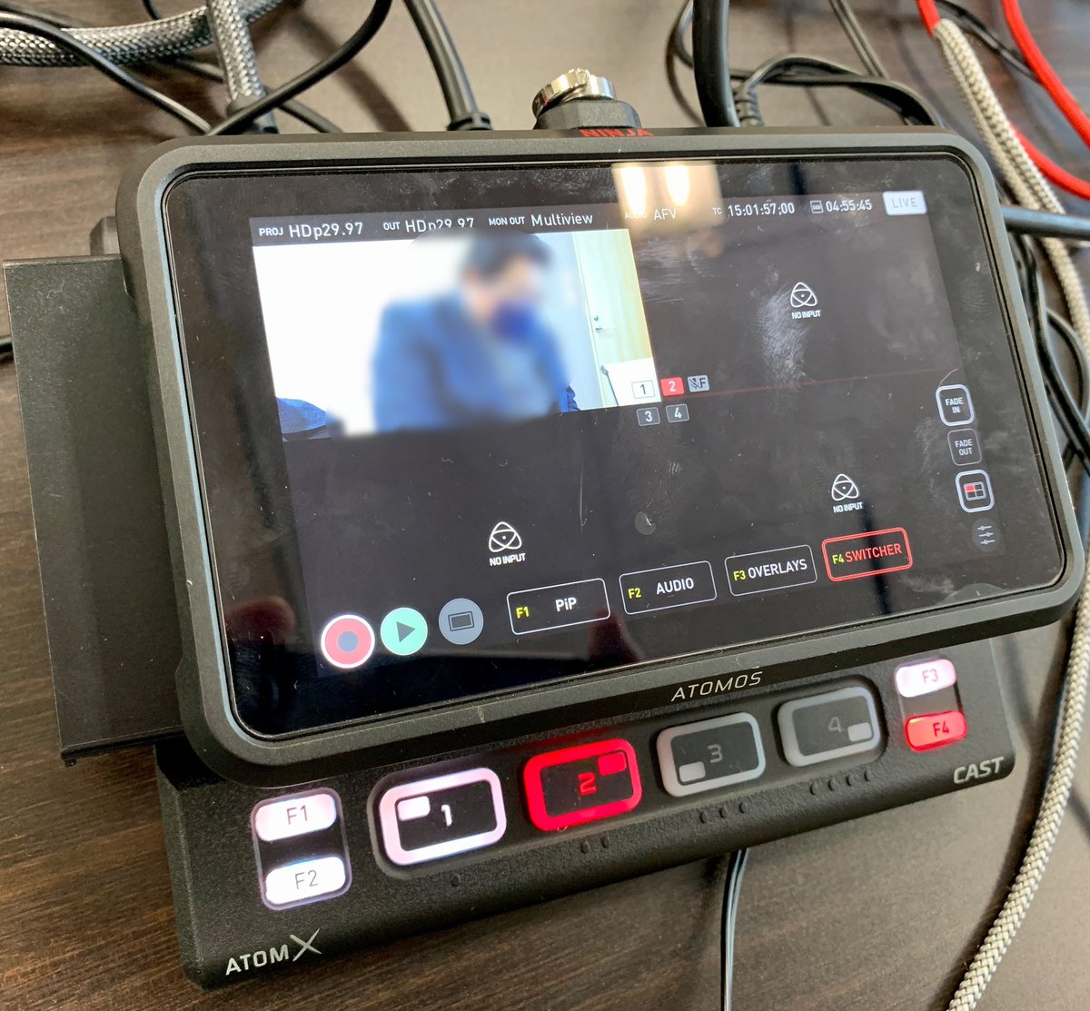 hayasan_jp's tweet photo. 本日はオンライン配信💻
ウェビナーも世の中にどんどん増えてきましたねー。
今回初めてスイッチャーという映像切り替え機を導入しました。より高品質なウェビナーを目指して…☺️
#gh5
#LUMIX
#Atomos
#atomxcast
#スイッチャー https://t.co/kJBnI2aemz