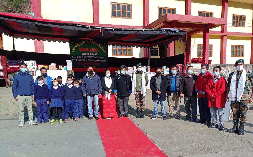 GajrajCorps_IA's tweet photo. #AmritMahotsav 
#GajrajCorps 

Under #Op_SAMARITAN, a unit of #BALL_OF_FIRE_DIVISION distributed stationery &amp; recreational items at vill Shoktsen,  #ArunachalPradesh on *26 Jan 22* . The initiative  was appreciated by local populace.

@adgpi
@easterncomd
@MyGovArunachal https://t.co/GanWb4PZk0