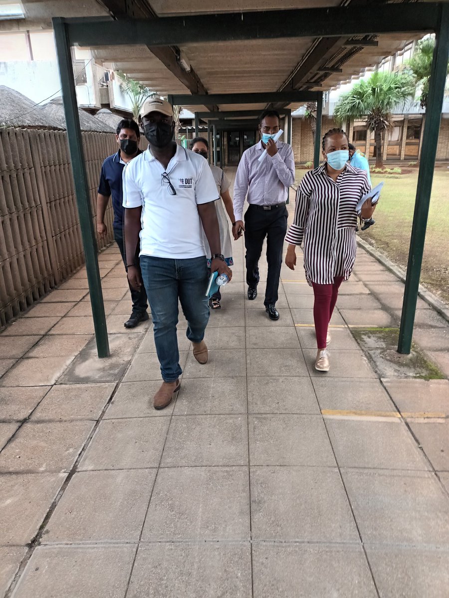 Bosikelele's tweet photo. The South Cluster team (Durban University of Technology and eThekwini Municipality) on a mission to convert agri-food waste into renewable energy at the Clairwood Bulk Market in Durban, SA.
@reffect_africa #renewables #Sustainability https://t.co/DBX9KmQrAi