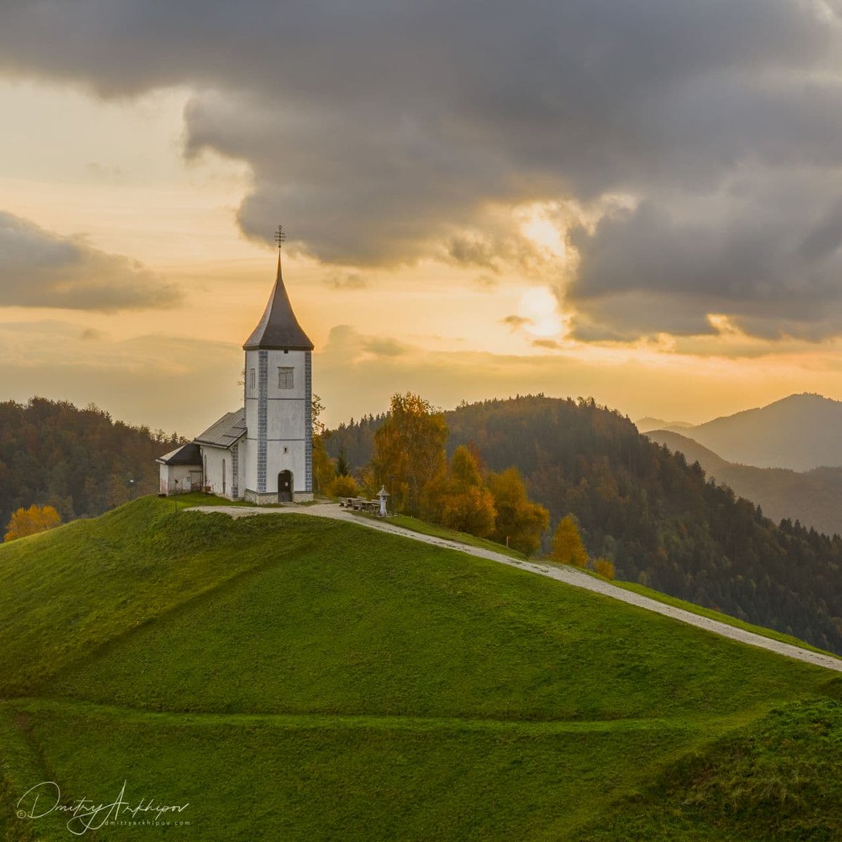 d_arkhipov's tweet photo. N14  #Slovenia and Lake #Bled.  

This is an Incredible place in the center of Europe and beautiful photography location. https://t.co/Hc4uHeT93V