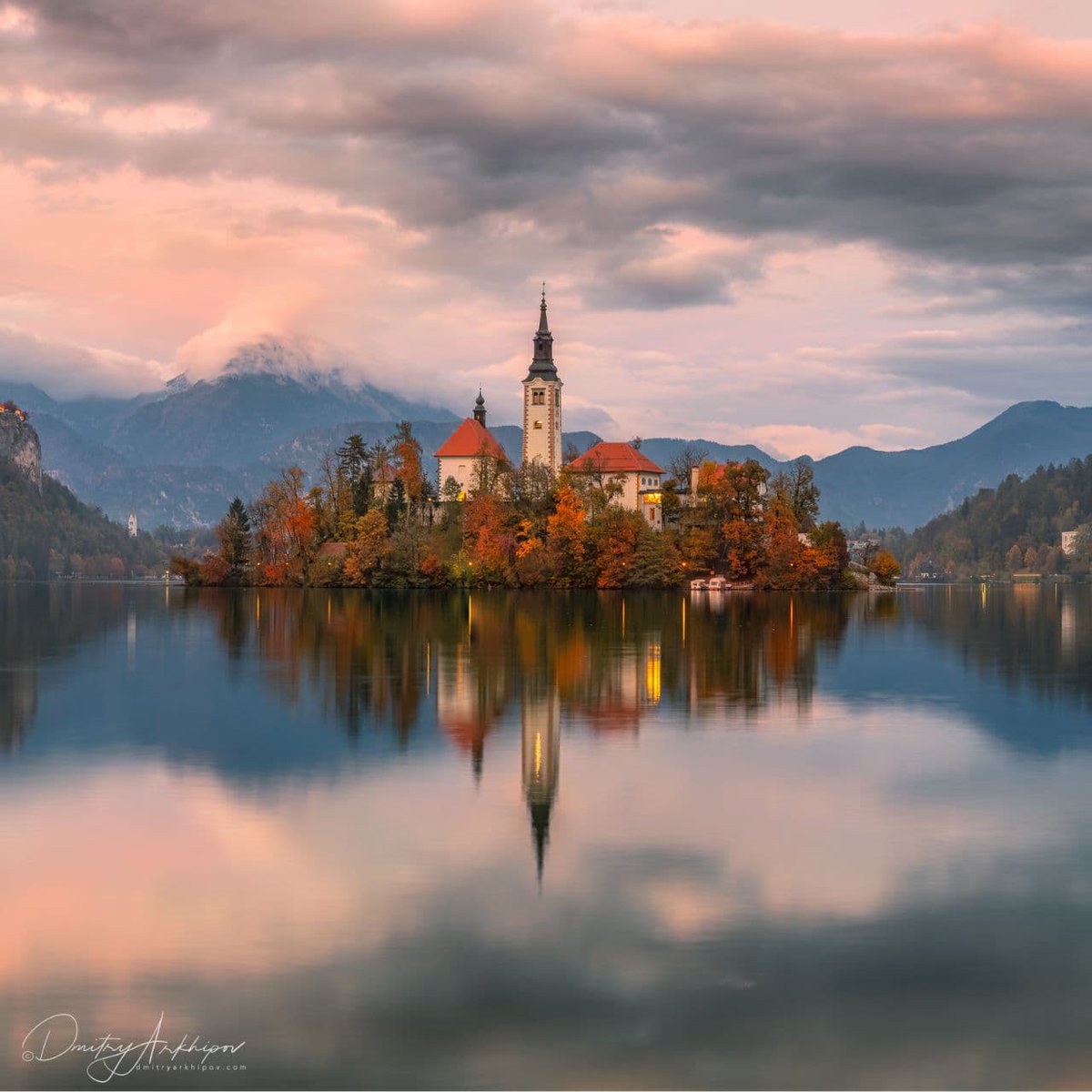 d_arkhipov's tweet photo. N14  #Slovenia and Lake #Bled.  

This is an Incredible place in the center of Europe and beautiful photography location. https://t.co/Hc4uHeT93V