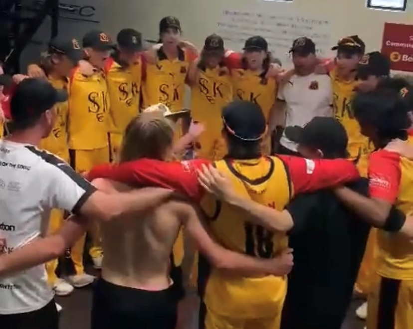 As <a href="/StKildaCricket/">St Kilda CC</a> Under 17 Dowling Shield team defeated Essendon at Windy Hill it'll be a day they never forget as club legend "The Clock" teaches the youngsters the club song

<a href="/clock1961/">tim loughry</a> <a href="/gazrummo/">graeme rummans</a> <a href="/AdrianJones36/">Adrian Jones</a> <a href="/timos5773/">Tim O'Sullivan</a> <a href="/bbuzzmc/">Brad McNamara</a> <a href="/Beery19/">Michael Beer</a> <a href="/ShaneWarne/">Shane Warne</a> 

stumptostump.com/stkildacricket…
