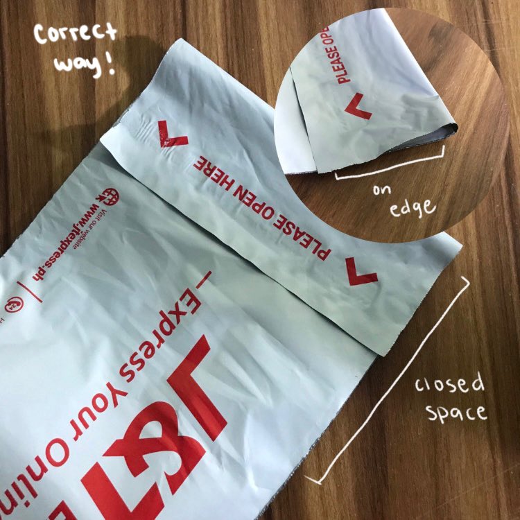 inarizarkive's tweet photo. hi guys! remember to secure your pouches too! staff from jnt said that 2nd pic is not the right way of closing pouches kasi may possibility na manakaw yung nasa loob especially if small things like pcs which can go unnoticeable :( hope this helps! https://t.co/sHHUhTvd5F