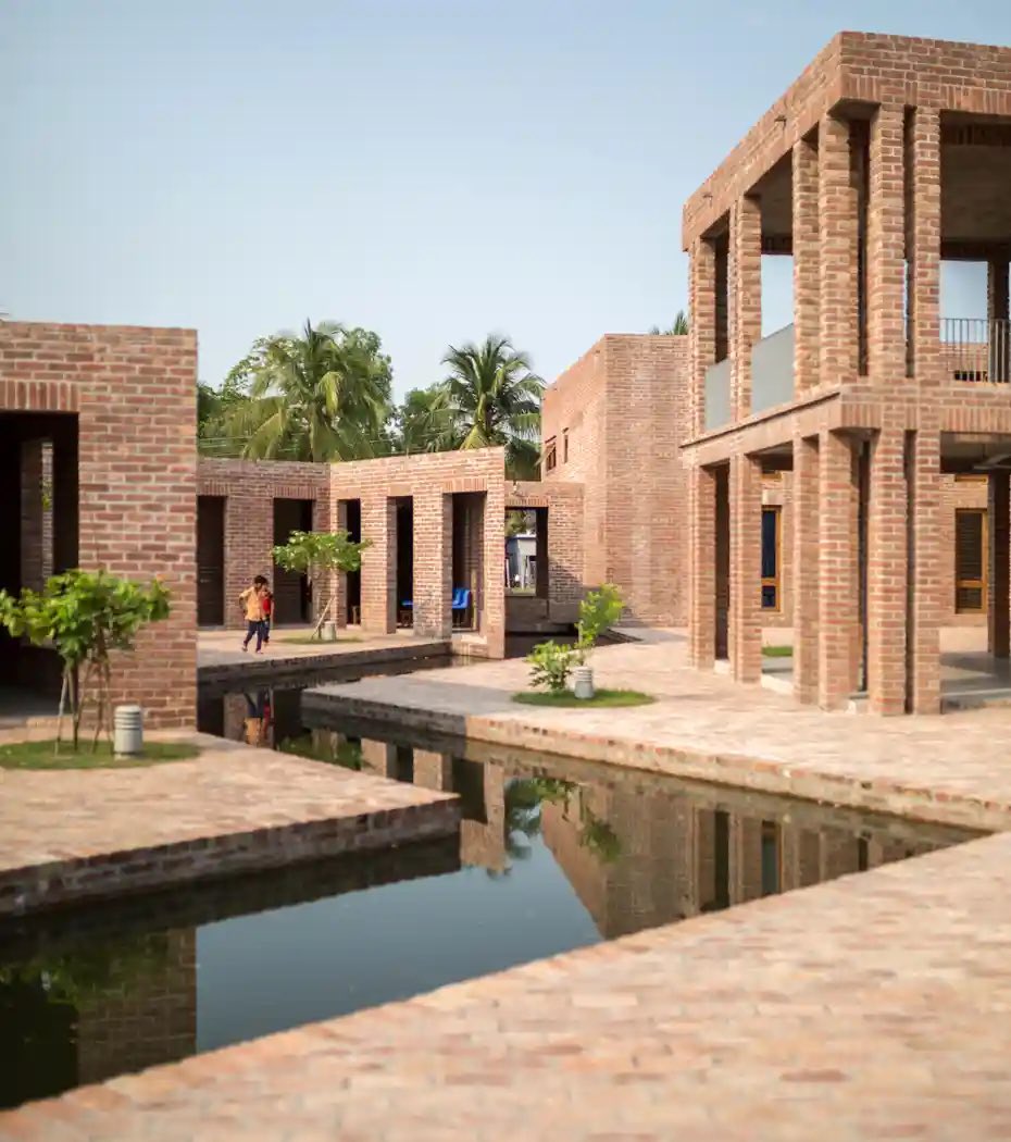 World’s best building in 2021 is a small rural hospital in Bangladesh
- built with bare minimum of resources
- collects and stores rainwater
- built for just $2m
- most spaces not air conditioned 
- views of water, trees, for the sick

theguardian.com/artanddesign/2…