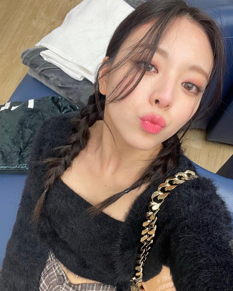 yunatini's tweet photo. update ig https://t.co/iaqeyM7N3Q