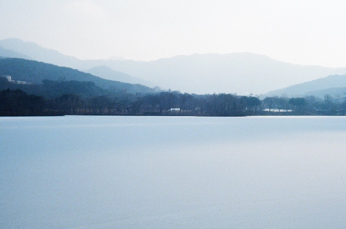 _talkallnight's tweet photo. [Korea-16](Sub: Blue love)
@SouthKorea is a collection of Korean History recorded by two artists born and raised in South Korea.

rollei35, kodak ultra max 400

#MZ #SouthKorea #Korean #history #photography #nftphotography #NFTCommunity #lake #NFTartists #NFT #NFTdrop #NFTs https://t.co/uQboloDHWs