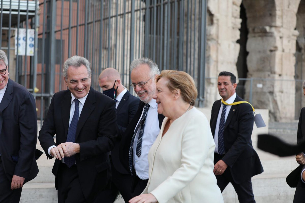 ResPolitics's tweet photo. Papabili al #Quirinale e strategia comunicativa, parte 2. Nemmeno Andrea Riccardi ha resistito domenica scorsa alla tentazione di esprimersi tramite il suo canale FB, nell'intento di mostrare la propria adeguatezza al ruolo nel quale era appena stato designato dal csx. (1/2) https://t.co/wxJdomgW7u