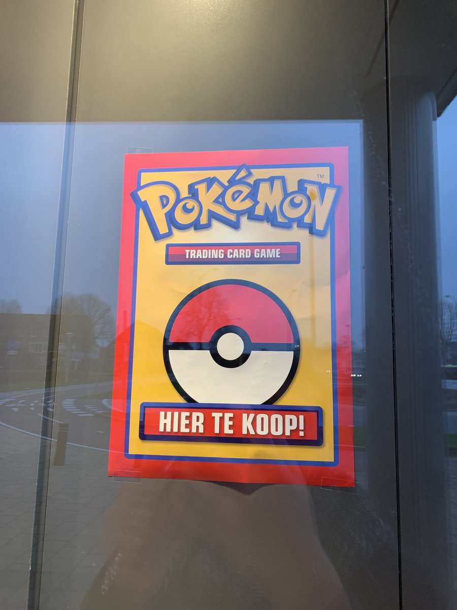 sidvanwijk's tweet photo. Wow, welk jaar is dit? #Pokemon trading cards 😨 https://t.co/65bZdw7cSD