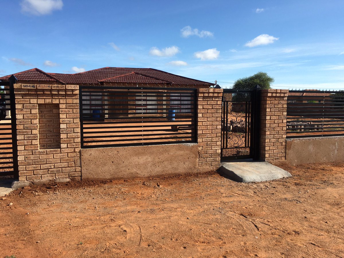 mosela_engineer's tweet photo. 📢 📢📢📢📢📢📢📢👷🏿‍♂️
📌  Nation wide.
☎️ 0711749495/0817442739
🌐 https://t.co/RzzezxKekO 
🗜🧰 Structural Steelwork
⛓🔗Pipework
⚙🔩Mechanical Engineering 
🏗🧱Construction
.
.
#Engineering #Engineer #Mechanical #Pipes #welding #Handrails #Slidinggates #Gates #mechanical https://t.co/8A4bqstZ0W
