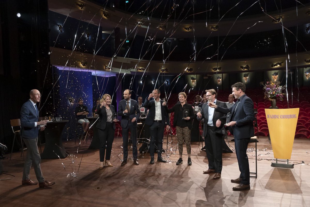 Gisteren werd de Ondernemersprijs Midden-Holland uitgereikt.
Mulder Mode uit Waddinxveen (categorie Detailhandel &amp; Horeca), Melkveebedrijf Oostdam uit Bodegraven (categorie MKB) en Th.Vergeer &amp; Zonen uit Reeuwijk (categorie Grootzakelijk) zijn de  winnaars geworden.Gefeliciteerd!