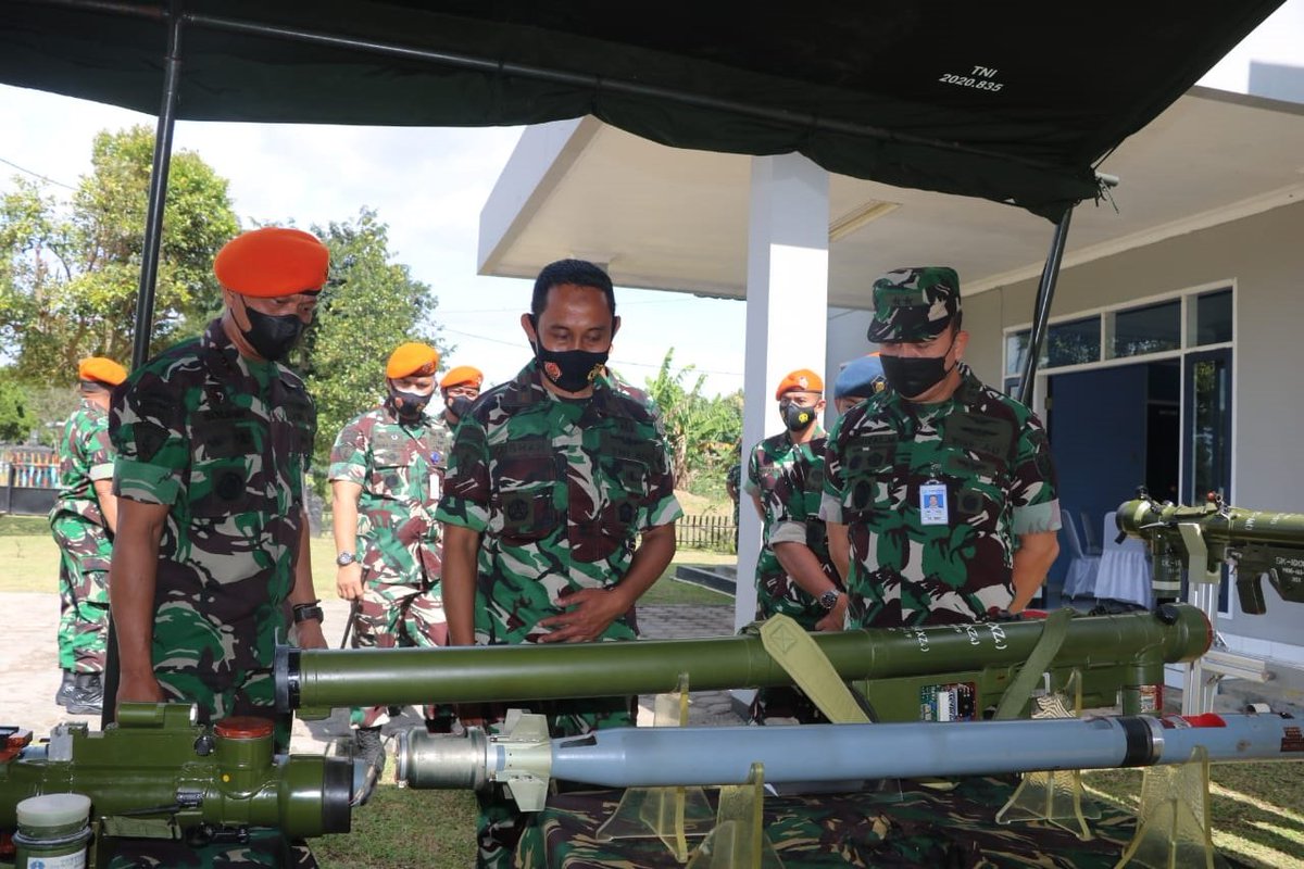 Jatosint's tweet photo. 25/1/2022
Indonesian Air Force #TNIAU QRF/SF #PASGAT #PASKHAS QW-3 #MANPADS missile and simulator
📸Paskhas https://t.co/cHO6vWcYKs