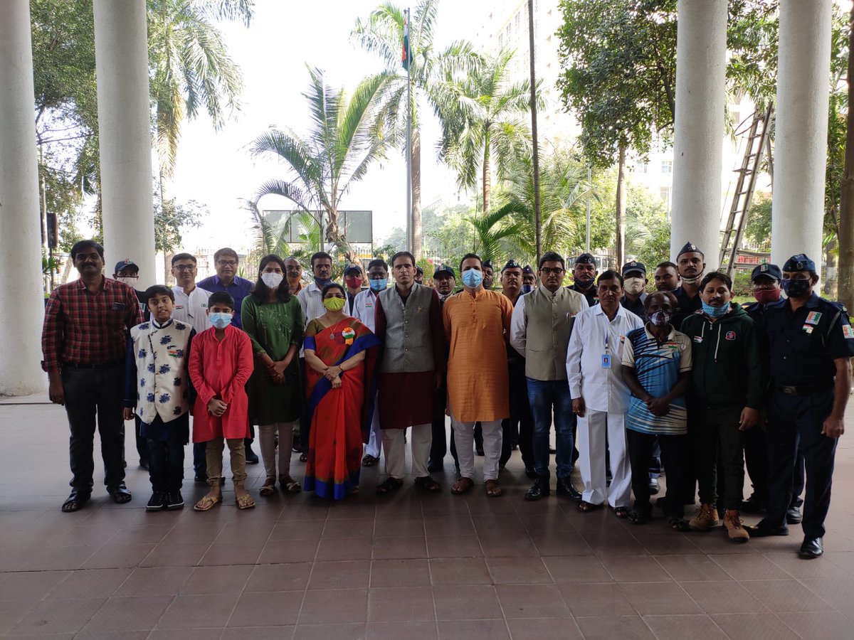 CETTM_MTNL's tweet photo. MTNL CETTM celebrates 73rd Republic Day on 26 Jan 2022. Smt Gunjan Dave, PGM(Training) unfurled the Indian Flag on this occasion and addressed the Officers and Staff of CETTM. #RepublicDay  #26january https://t.co/wGp4Kbg8FR