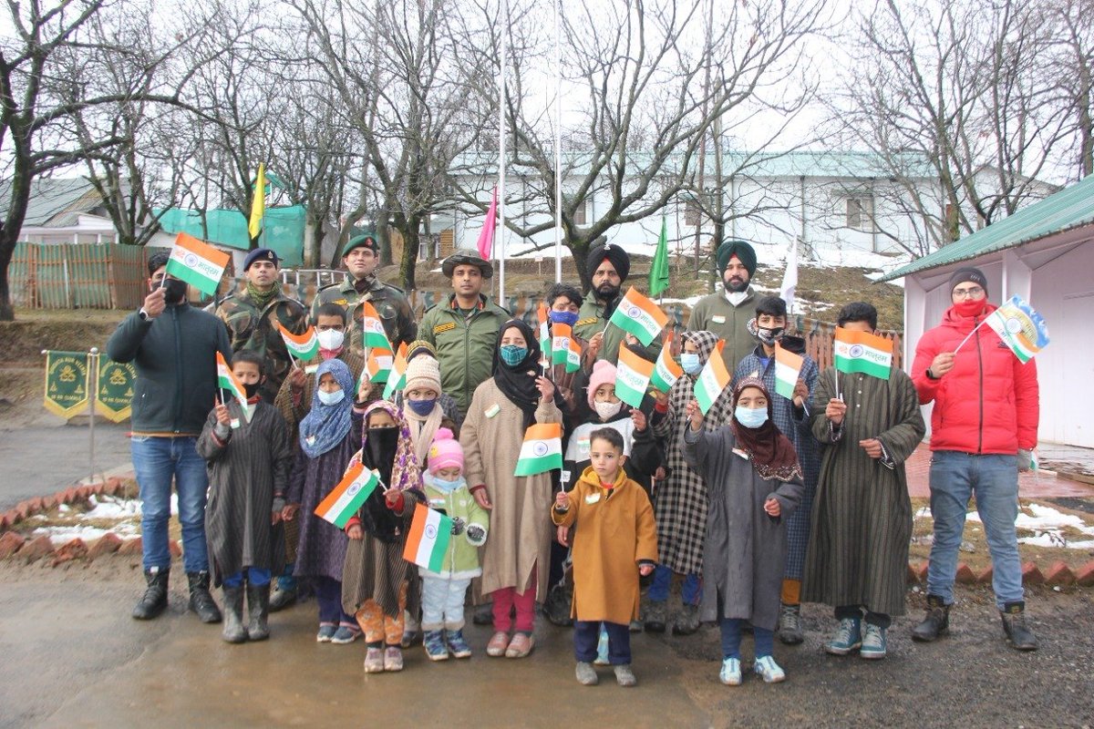 SandeepMehra_'s tweet photo. Children in Kashmir are holding the Indian National Flag on Republic Day 2022. 
A big slap to all those who said no one will be there to hold the Tiranga in Kashmir.
#PatriotsOfKashmir #GreenForKashmir #RepublicansOfIndia https://t.co/fNybbTkAB4