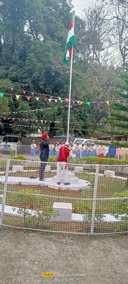 Riyaz_IAS's tweet photo. Happy Republic day to all 🇮🇳🇮🇳. Lets pledge to work as per the spirit of constitution.

Glimpse of today's flag hoisting and functions. https://t.co/VAt27r6liw