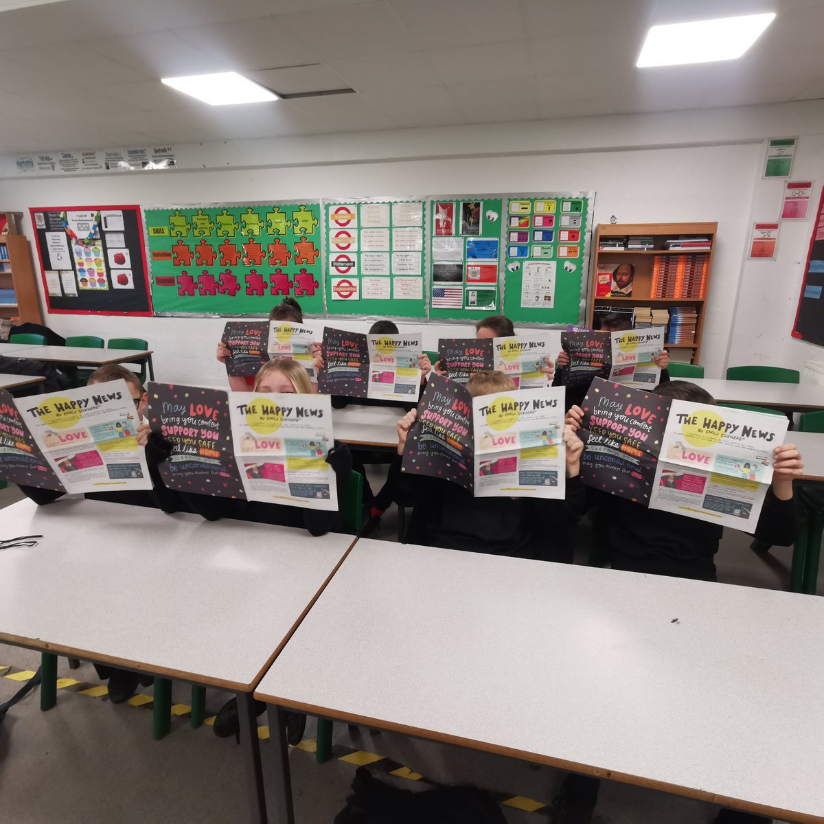 LeanneScrine's tweet photo. Starting the day in a positive way 😊 Thank you to the @HappyNewspaper_ for our copies of The Happy News @CoedcaeSchool @EnglishWales @LiteracyNetwor1 https://t.co/eWGLdKmbhx