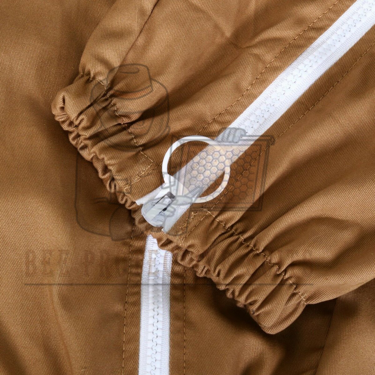 BeeProtective's tweet image. Full Beekeeping 3 Layer Breathable Suit 
Available Sizes: XS to 4XL
Customize your design and color
Zippers: Front Zip Close End # 5 DA Slider YKK, Neck Zip Open End # 5 Ring Slider+DA slider YKK.. ETC. And we make it and send it all over the world. If anyone wants to buy it, PM