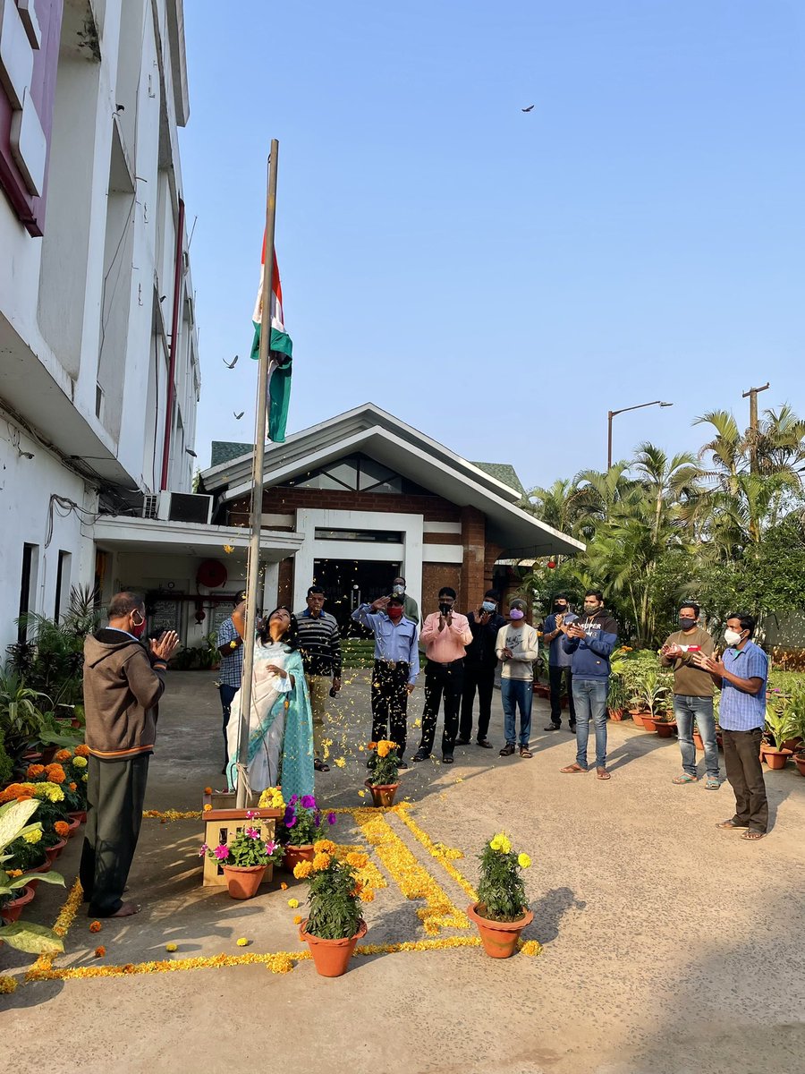 tdccol's tweet photo. On the proud occasion of 73rd Republic Day, MD TDCCOL Ms Mansi Nimbhal hoisted the tricolour at Rupali Sq, Bhubaneswar.
Jai Hind 🇮🇳 
 #RepublicDay2022 https://t.co/qtBXCN3WJT