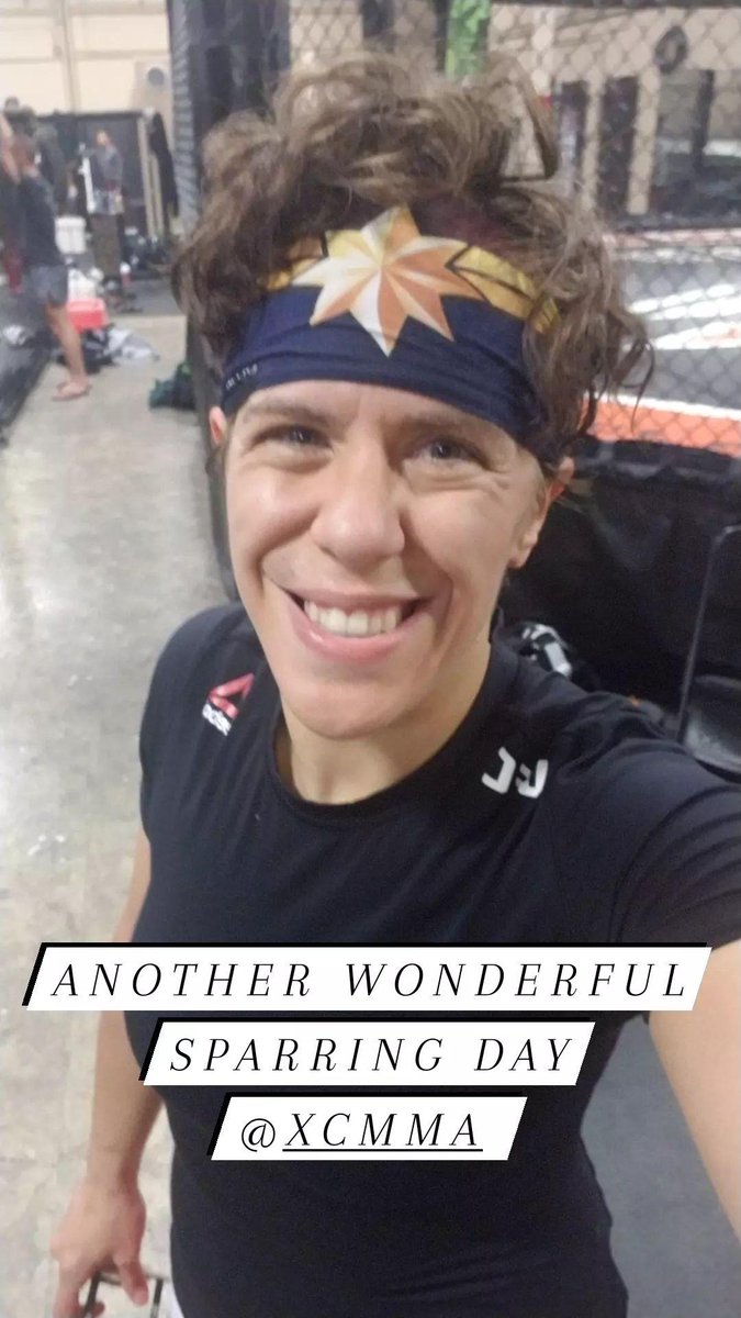 SerenaSouthpaw's tweet photo. Today was fun, sparred my friends, lifted a little bit, got dinner, and now I catch up on Demon Slayer. It's all about the simple things in life 😌 #mma #sparringday #gymface #captainmarvel #tuesdayvibe https://t.co/eLFCxKOFWJ