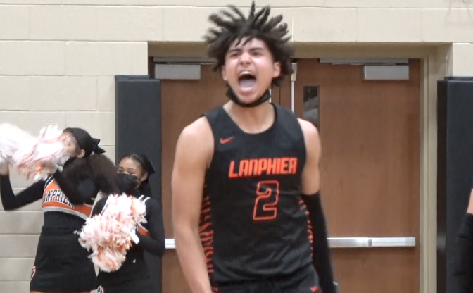 Channel1450com's tweet photo. Jake Hamilton scored 23 and Zack Hawkinson had 20 points and 10 rebounds for SHG. Tye Banks dropped 20 for Lanphier

The Lions made the Cyclones earn their first outright City title since 1973 and we've got the highlights 
https://t.co/P0kLnYmxkb https://t.co/z8EDXMA403