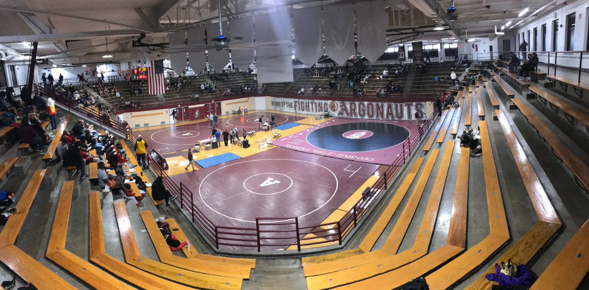 E_RODRIGUEZ_IG's tweet image. Love this gymnasium! Lots of running up/down those stairs for workouts! #GoArgo