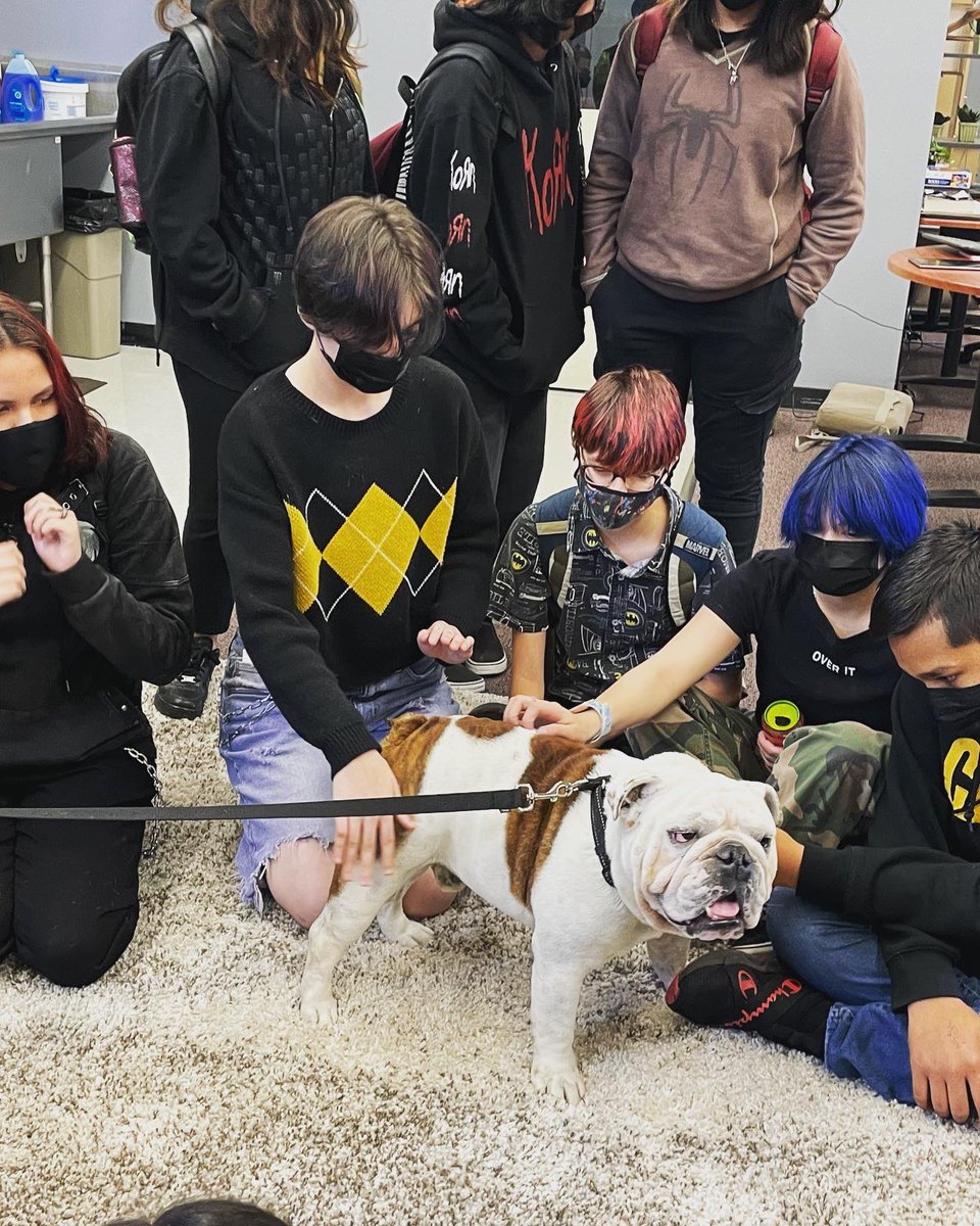 Pal! It was a pleasure meeting you! Thank you Mrs. Katherine for bringing him to our campus to spread love and kindness. 

We look forward to our next visit with you! 🐶🦴