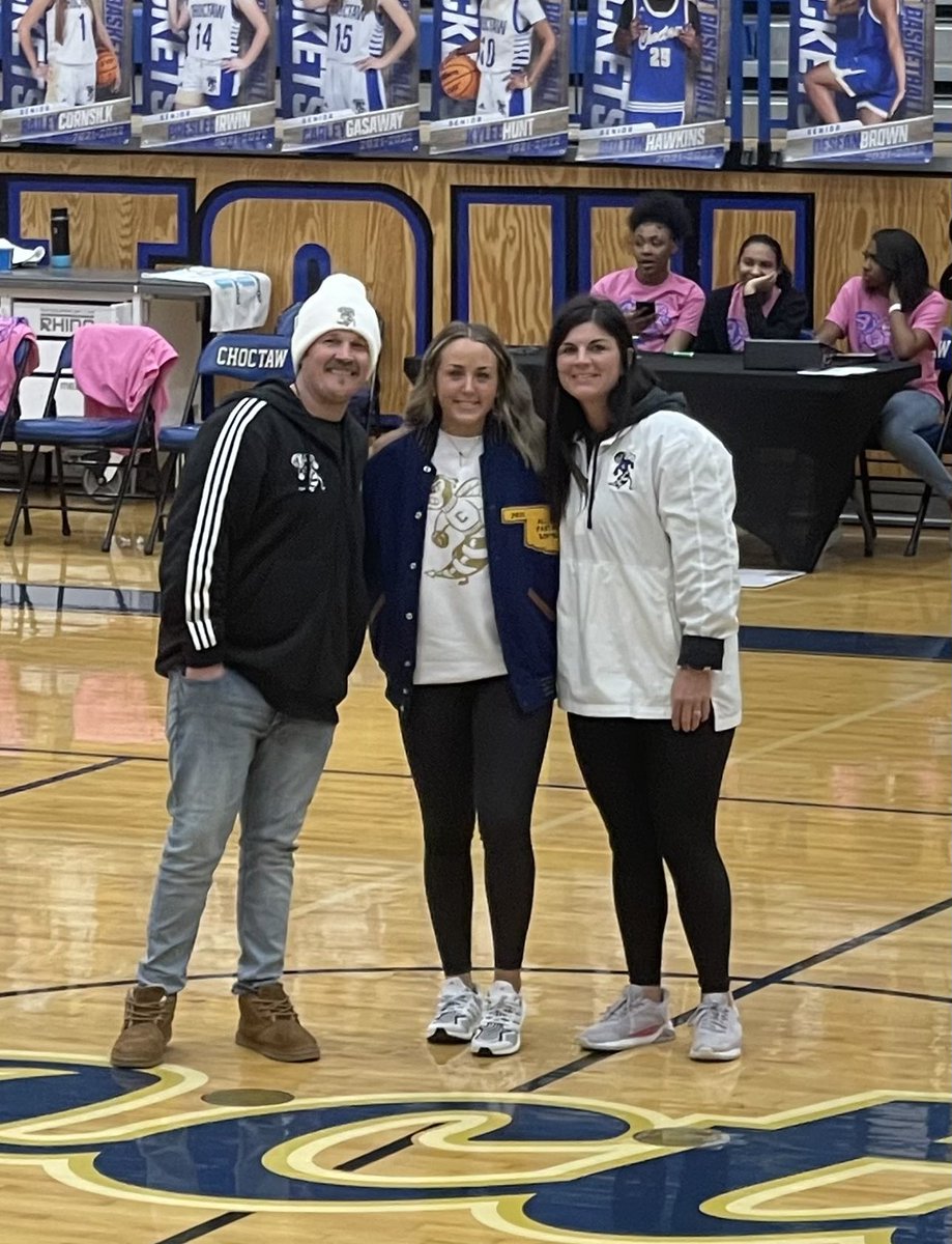 jacketsftball's tweet photo. Tonight we honored these seniors !! 
These three have maintained a 4.0 GPA OR Higher their high school career 🎖
Ms Lily West was also presented with her fastpitch all state jacket! 
Great athletes… dedicated students and even better young ladies with bright futures 🌟 https://t.co/QHfMrIRLNK