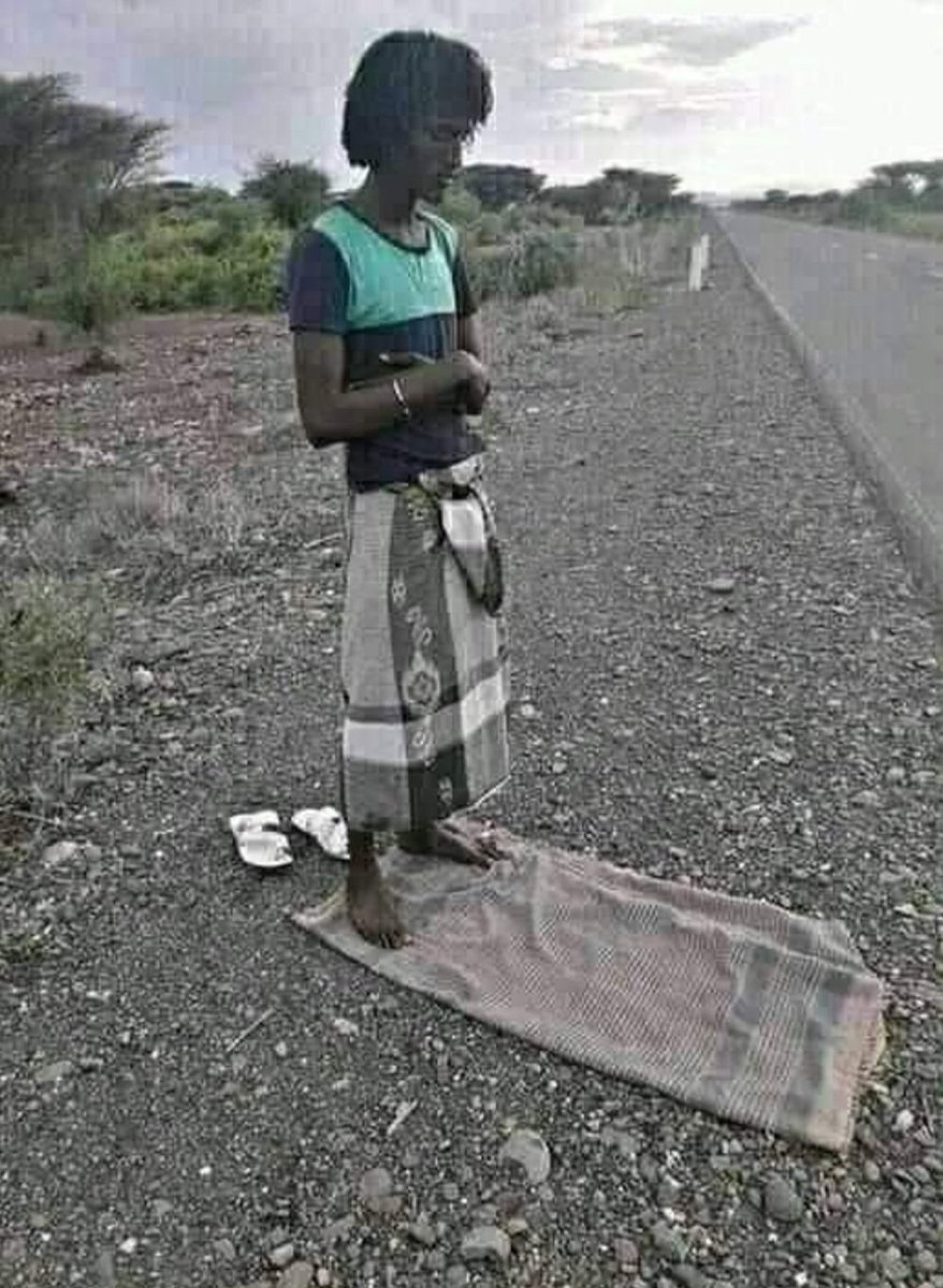 SamiraKader8's tweet photo. እዴት አደርሽ ሃገሬ እዴት አደራቹሁልኝ መንጋት አይቀርም ነጋ እዴት አደርሽ አፋር ምንም አሽቸጋሪ ቦታ ብትሆን የአላህ ትዛዝ አይጣስም  አልሀሙዱሊላህ  አፍር በዲኑና በሃገሩ ቀልድ አያቅም እኔም አፋር ነኝ 🇪🇹🇪🇷💪🙏 https://t.co/jItQ4jcaXD