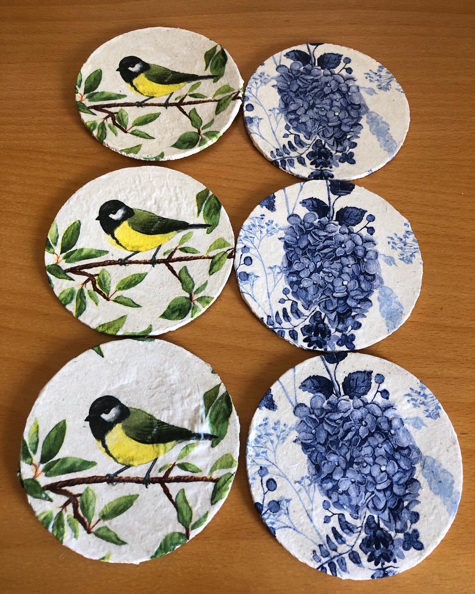 FoodieSoul6's tweet photo. My first attempt!!! I made these beautiful decoupage coaster. My artist friend taught me this stunning art work. I fall in love with them.
#decoupaged #decoupagecoasters #coasters #tissuedecoupage #decoupageart #artwork #creative #decoupageawsome
#artlovers #photographyโฅ๏ธ https://t.co/IiPIJUgg2W