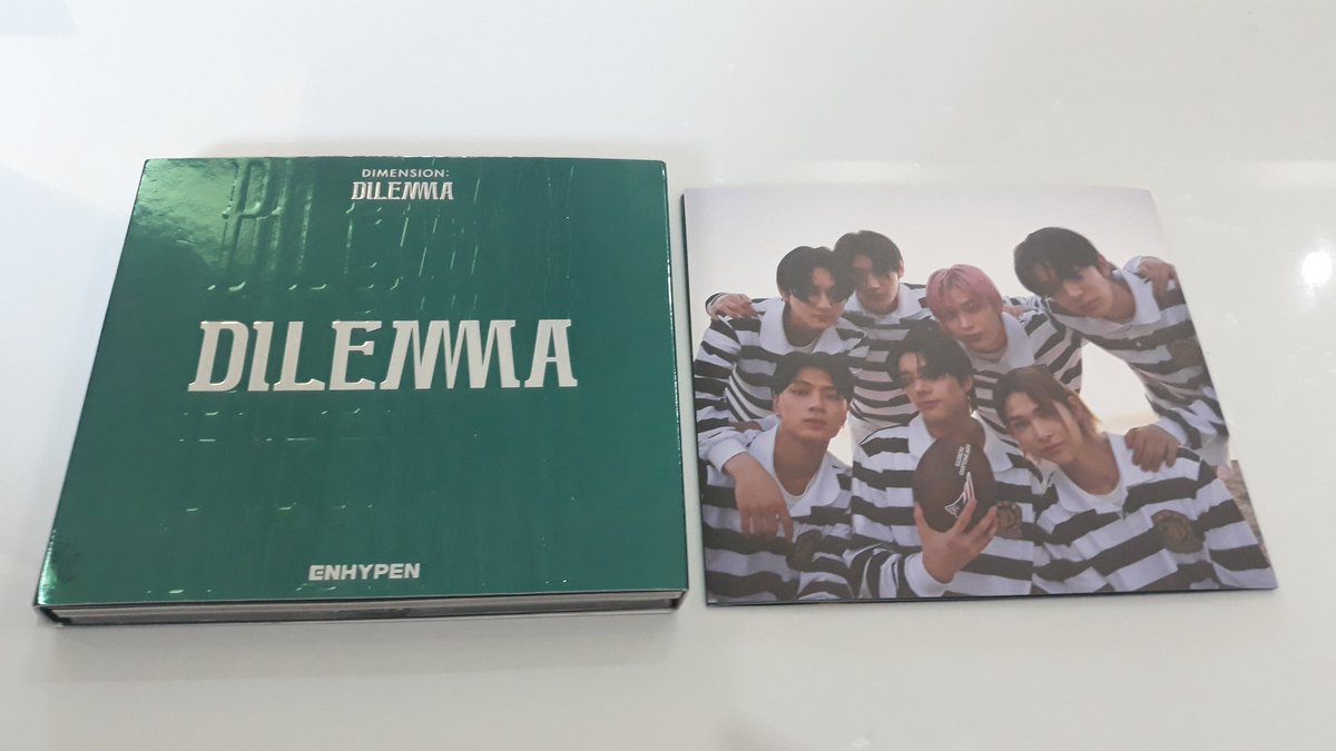 hwakuna's tweet photo. i got the dimension:dilemma essential na! thank you so so much @R1KIC4RT for the giveaway!! (first time ko manalo huhuπ) sana mapauwi mo lahat ng prios mo and stay safe palagi!! <3 https://t.co/winDhgmMK3