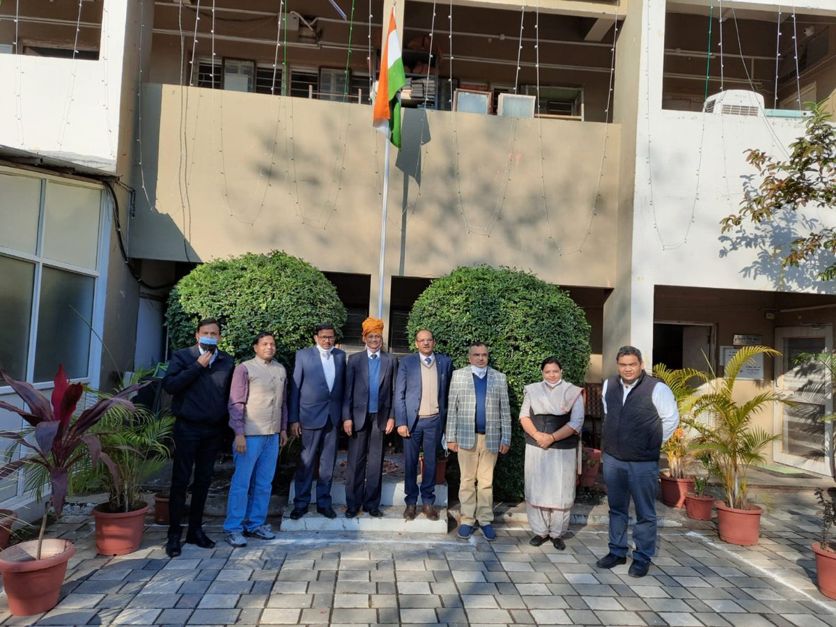 mpprosecution's tweet photo. लोक अभियोजन संचालनालय म0प्र0 में आज देश का 73 वां गणतंत्र दिवस मनाया गया । संयुक्त संचालक महोदय श्री अजय सिंह भंवर  ने माननीय संचालक लोक अभियोजन श्री अनवेष मंगलम महोदय की ओर से सभी अभियोजन अधिकारियों एवं कर्मचारियों को गणतंत्र दिवस  की शुभकामनाएँ दीं। https://t.co/fZFrl3YOut