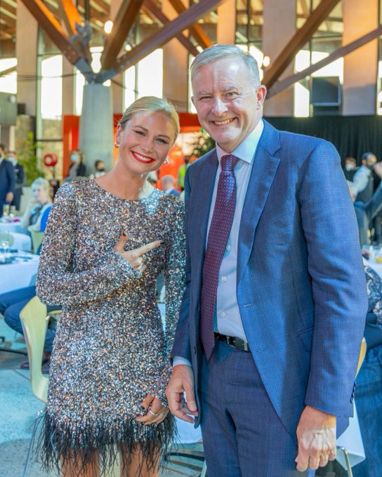 lynlinking's tweet photo. Asked by a journalist whether it was appropriate for Tame to “snub” Morrison the Labor leader responded Grace Tame doesn’t need my advice &amp; she doesn’t need, with respect your advice either. Grace Tame is a courageous Australian Albanese said. https://t.co/mQL3f7Q7HS cc @WgarNews https://t.co/VMZcuXbje9