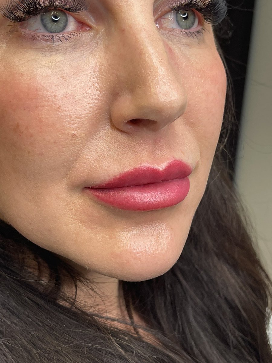 IamTexasDR's tweet photo. Lipstick or lip tattoo!!!???? #texasshares https://t.co/cPZx1rNvDm