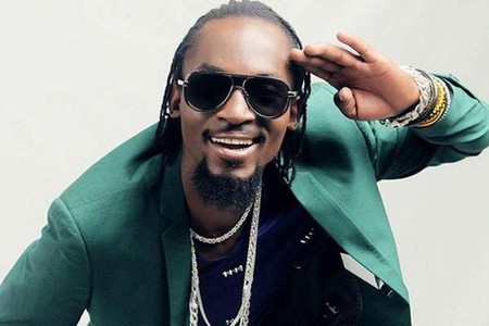 bbstvug's tweet photo. Eno wiiki yaweebwayo buli mwaka okubeera wiiki y'omuyimbi Mowzey Radio Ssekibogo okumujjukira n'okujaguza olw'ebyo byeyakola. Kaliwa ku buyimba bwe akasinga okukolera? #BBSKATI #BBSTucacance #BBSRoundabout https://t.co/H8VkdxnmtU