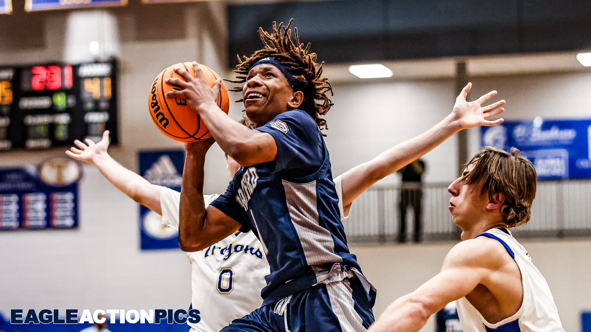 Sophomore Khalil Green <a href="/thekhalilgreen/">Khalil “KG” Green💫</a> continues to put up points for Stratford Academy <a href="/SAEagleSports/">Stratford Athletics</a> .