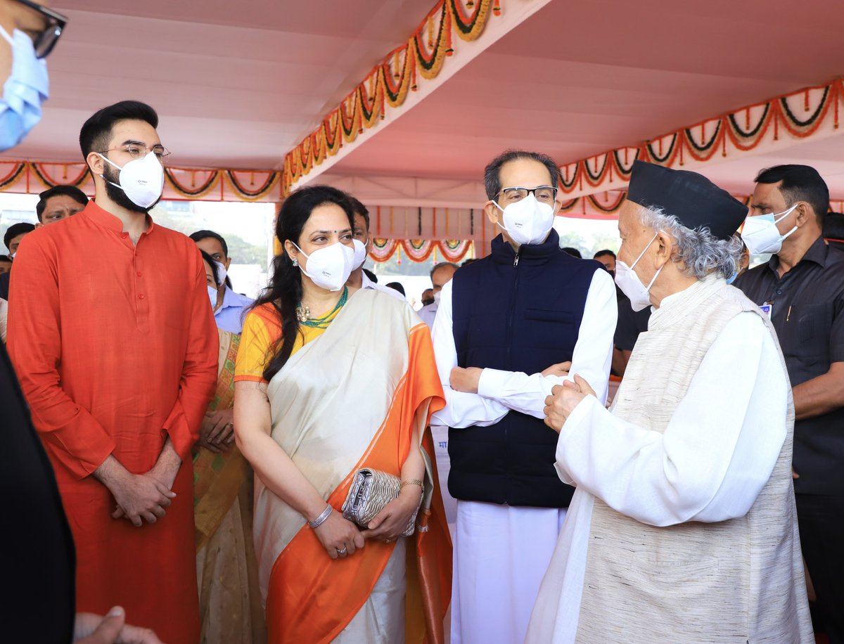 CMOMaharashtra's tweet photo. भारतीय प्रजासत्ताक दिनानिमित्त छत्रपती शिवाजी महाराज पार्क, दादर येथे आयोजित मुख्य शासकीय समारंभ

Official Republic Day Ceremony at Chhatrapati Shivaji Maharaj Park, Dadar. https://t.co/0EgZngnZuI