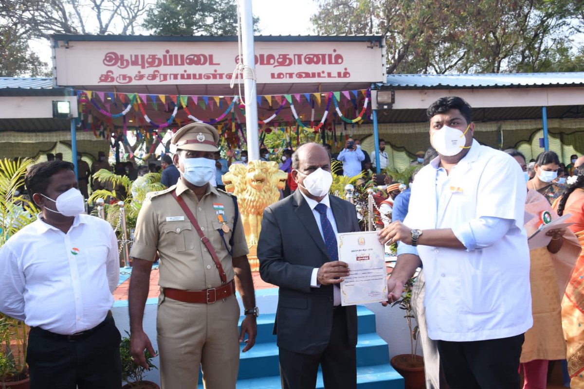 drhakkim's tweet photo. On the 73rd republic day, i  have been awarded for the medical services by the district collector of Trichy. I thank the city of Trichy for bestowing me with this appreciation https://t.co/9VuaKXvelN
