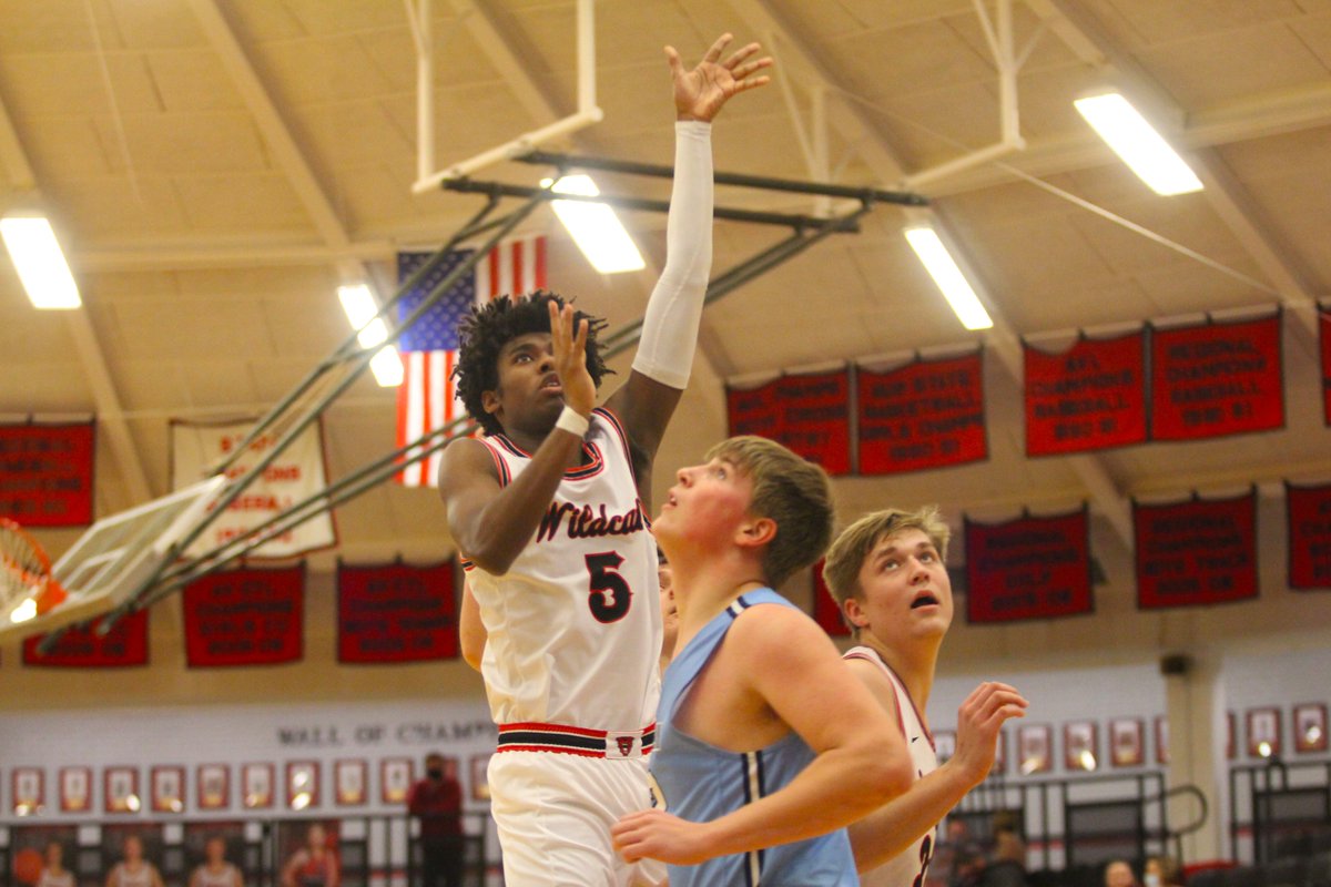 ChuckChaneyBCTG's tweet photo. This isn't the @ElDoBBall team of year's past. This team can score points in bunches and defend. Clearwater found out on Tuesday night. 

“We’re playing our tails off right now," @DCulb said.

https://t.co/jUdM9BLvOc https://t.co/UZJcOoWc5M