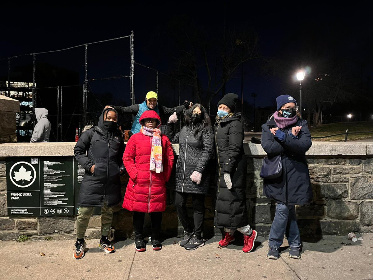 BronxSole's tweet image. The temp gets above 30 degrees and we don’t know how to act 🤣🤣 Some of us did a plank challenge before our run, run/walk &amp;amp; walk even started! We are a crazy bunch but we love our health, hood, history and the company of each other. #bronxsole #yourhealthyourhoodyourhistory